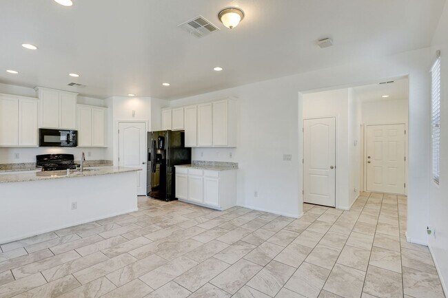 Building Photo - ** COMING SOON ** Modern Open-Concept Rental Home with White Shaker Kitchen Cabinets & Low-Mainte...