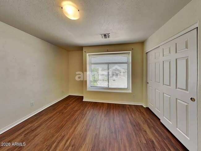 Building Photo - 14493 W Weldon Ave