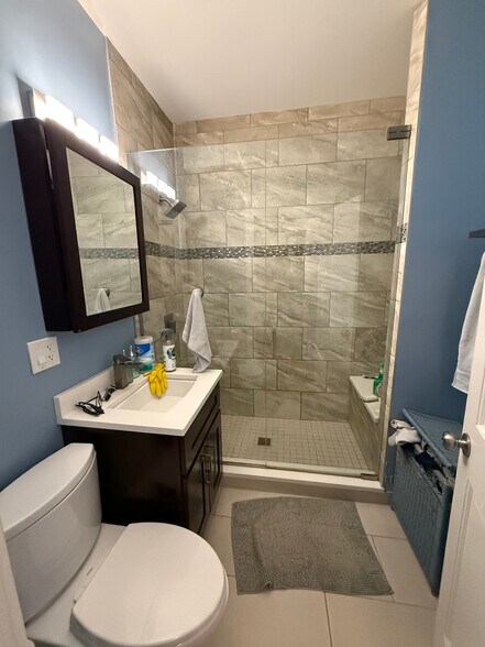 bathroom #1 - 5313 South Maryland Avenue
