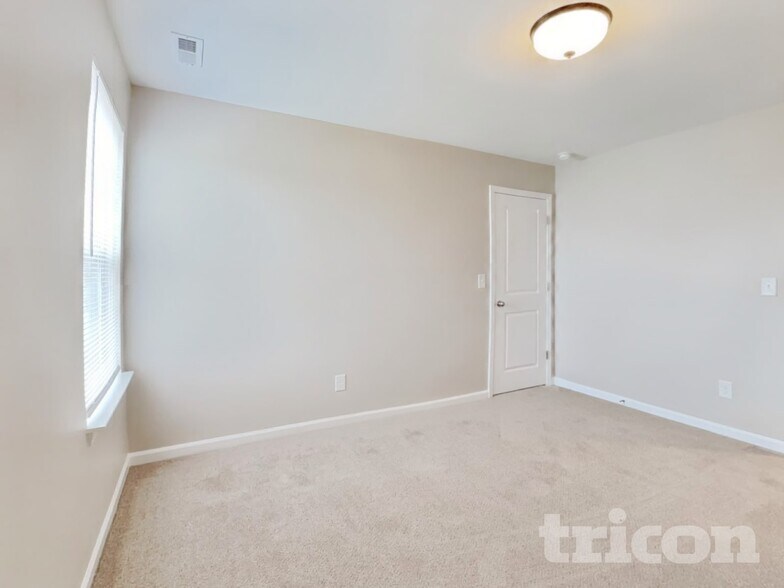 Building Photo - 152 Walker Grv Ln