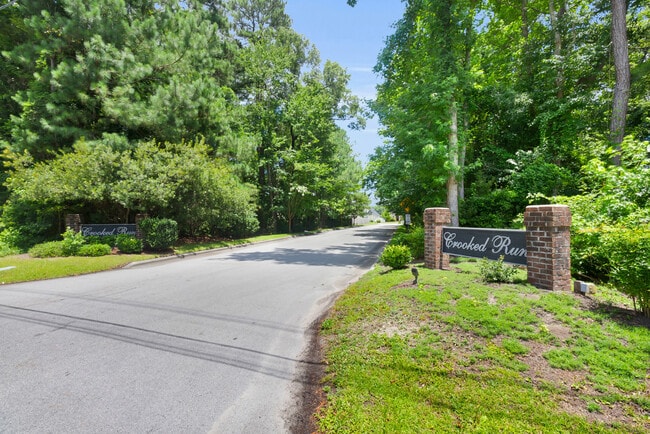 Building Photo - 125 Crooked Run Dr