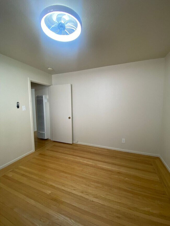 Building Photo - 327dst(SDA)