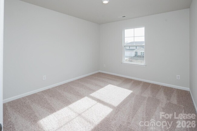 Building Photo - 1014 Hanover Crossing Dr