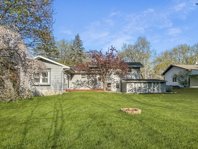 Building Photo - 6643 Buck Creek Ave SW