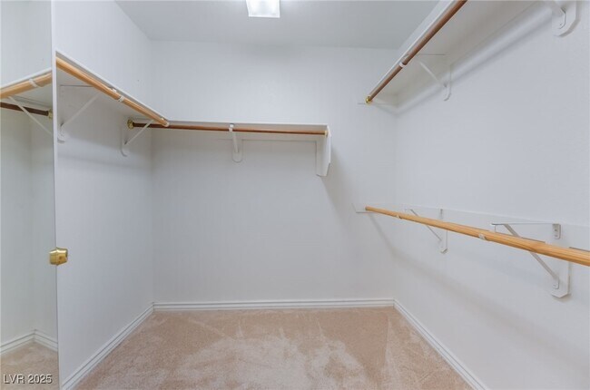 Building Photo - 8516 Summer Vista Ave