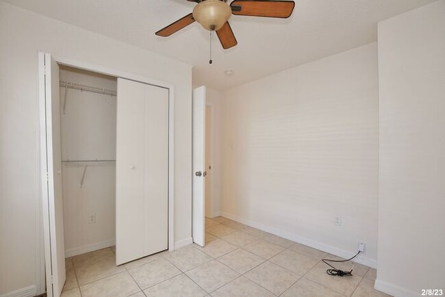 Building Photo - Cozy 2/1 Spacious Duplex Near East Lake To...