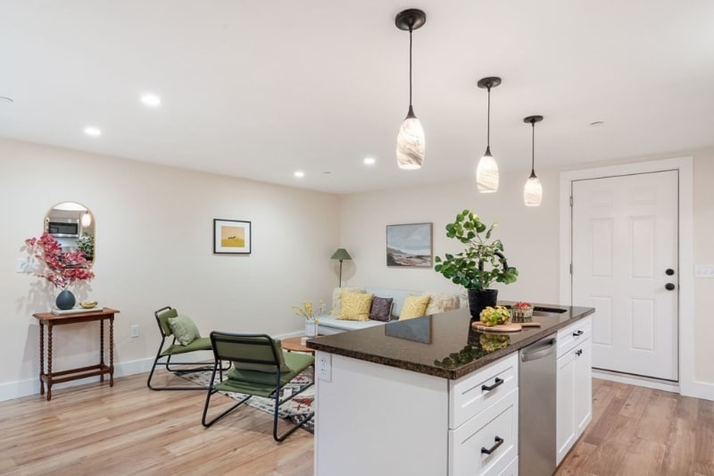 Building Photo - 18 Whitney Ave