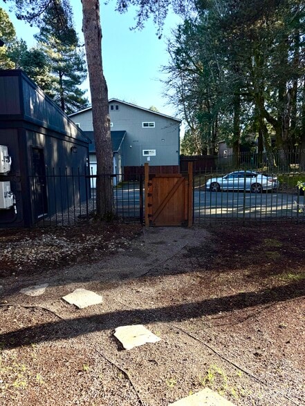 fenced common area - 6555 SW Terri Ct