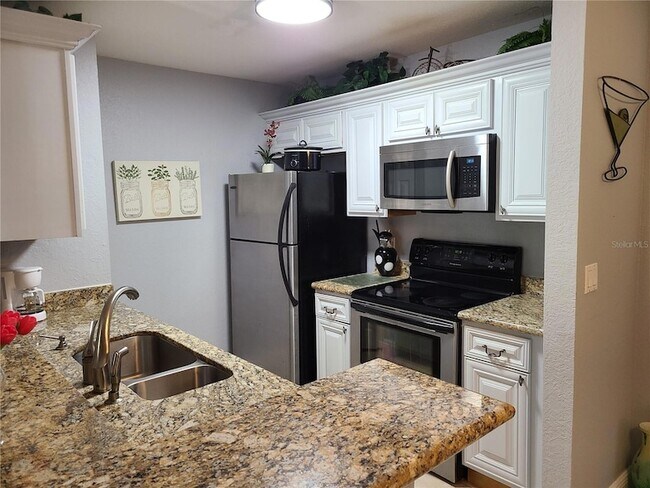 Building Photo - 8932 Manor Loop