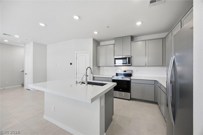 Building Photo - 872 Angwin Ln