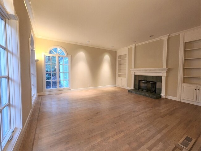 Building Photo - Extraordinary Atherton Estate with Cottage...