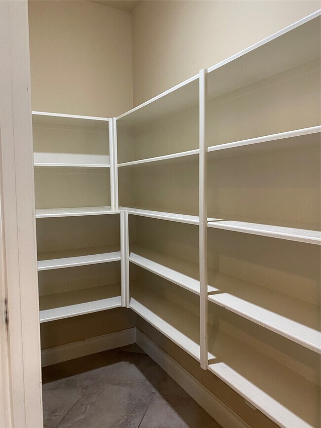 Building Photo - 25503 Lockspur Dr
