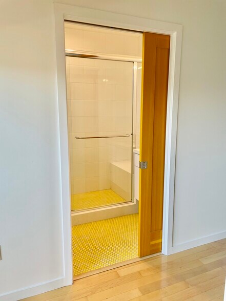 Building Photo - 6539 West Blvd