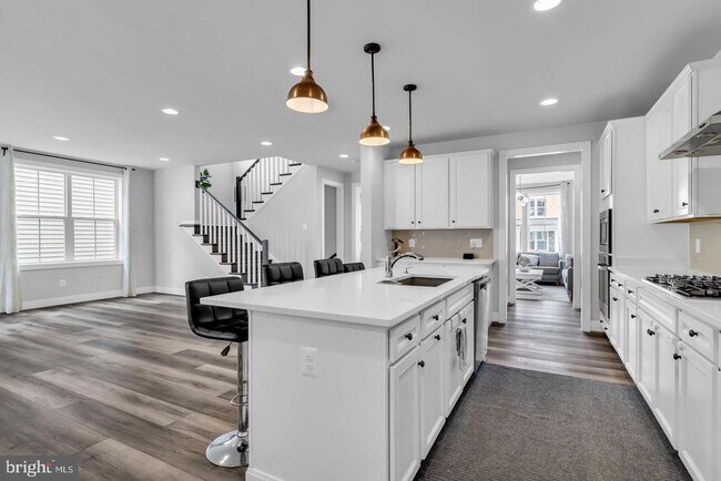 Building Photo - 41919 Spring Air Dr