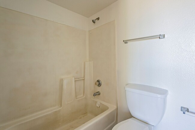 Building Photo - 5821 N 59th Dr