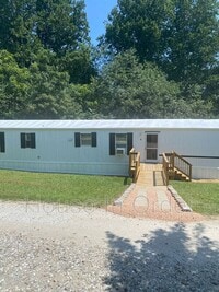 Building Photo - 6 Twin Oaks Dr