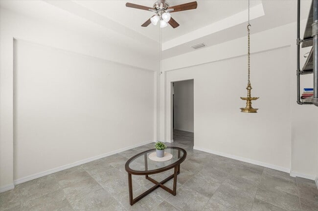 Building Photo - **Spacious 4-Bedroom, 3.5-Bath Home with Private Guest Suite and 3-Car Garage**