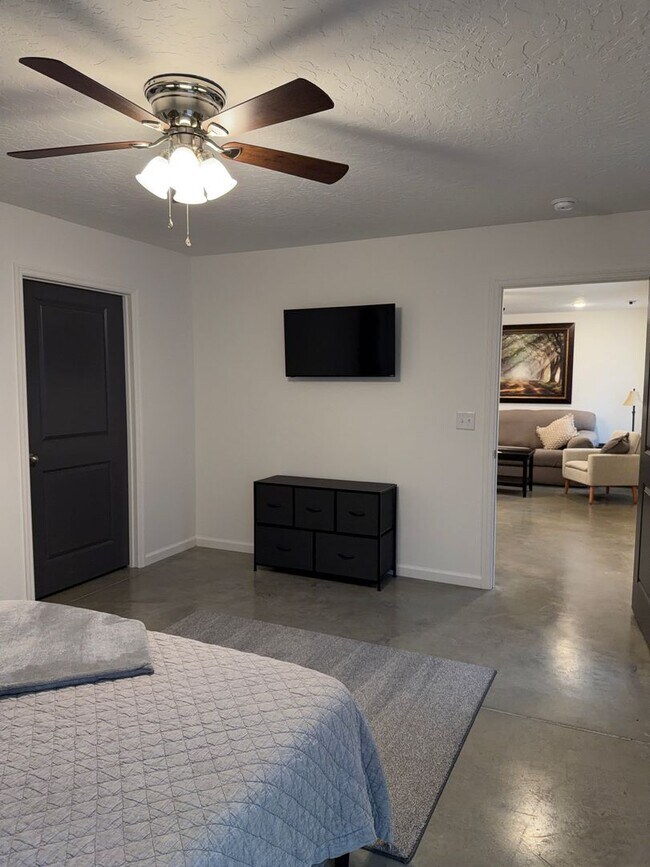 Building Photo - 526 Gadsden Rd NW