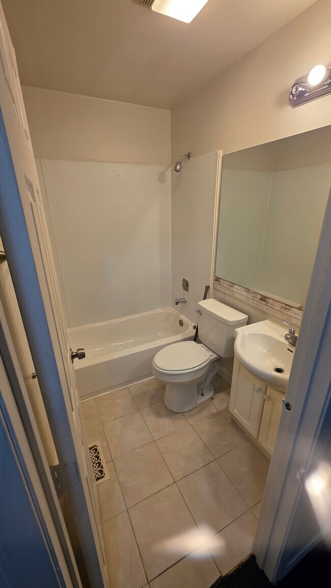 Building Photo - 2636 Wingate Ct