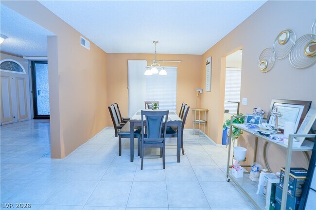 Building Photo - 2451 Domingo St