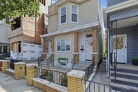 Building Photo - 211 20th St
