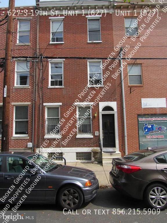 Building Photo - 627 S 19th St