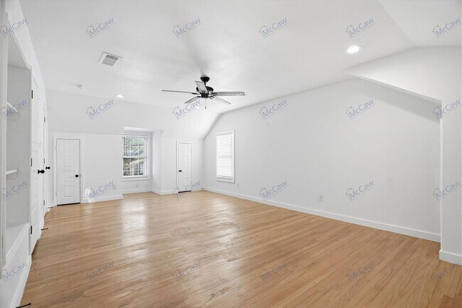 Building Photo - 2228 Goldenrod Ave