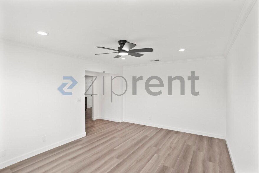 Building Photo - 3068 Nightingale Pl