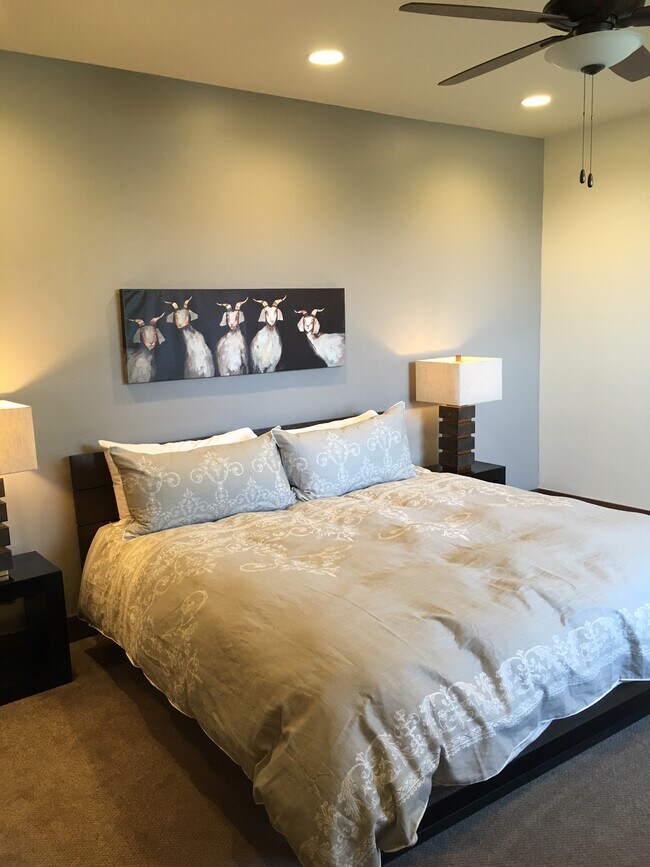 Building Photo - 635 Clermont Cir