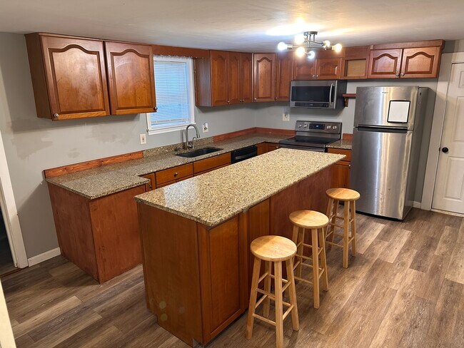 Building Photo - 42 Mill St