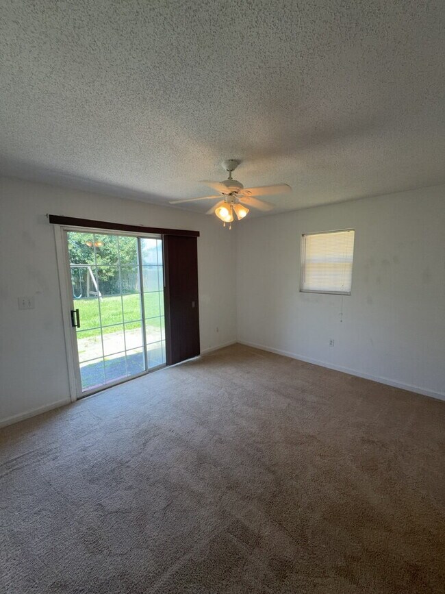 Building Photo - 436 Dion Dr