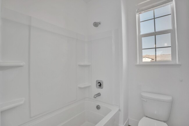 Building Photo - 3434 Sassafras Way