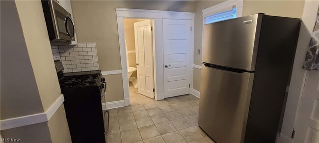 Building Photo - 4208 John Ct