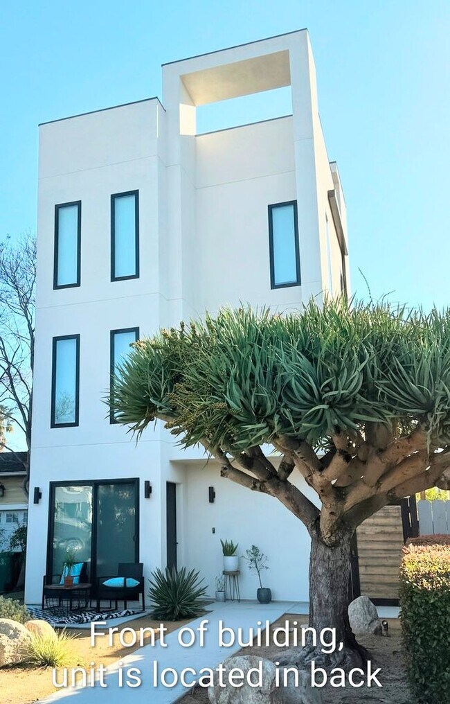 Building Photo - Idaho (Apfeld)