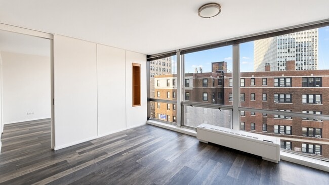Building Photo - 2400 N Lakeview Ave