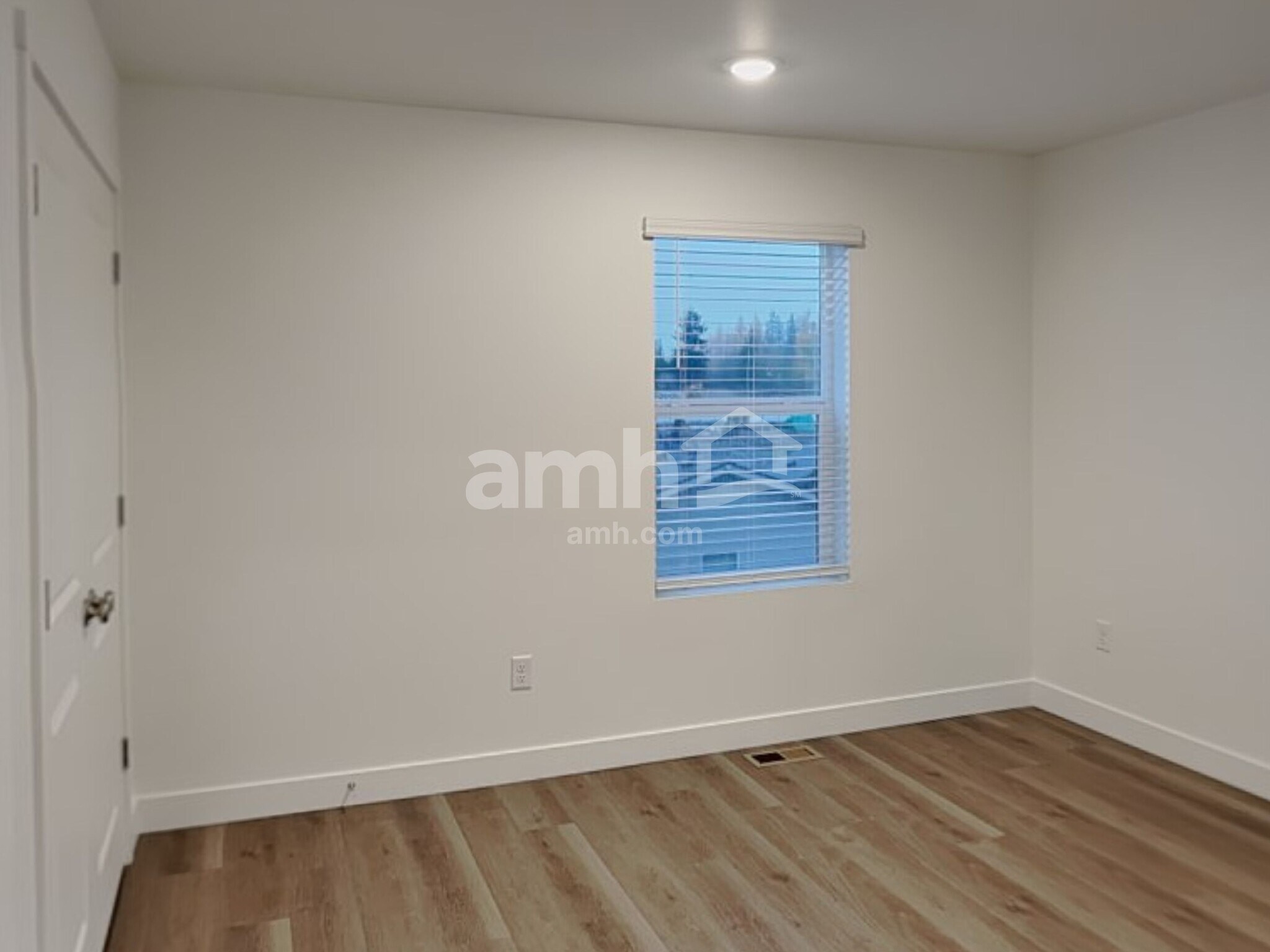 Building Photo - 8560 47th Pl NE