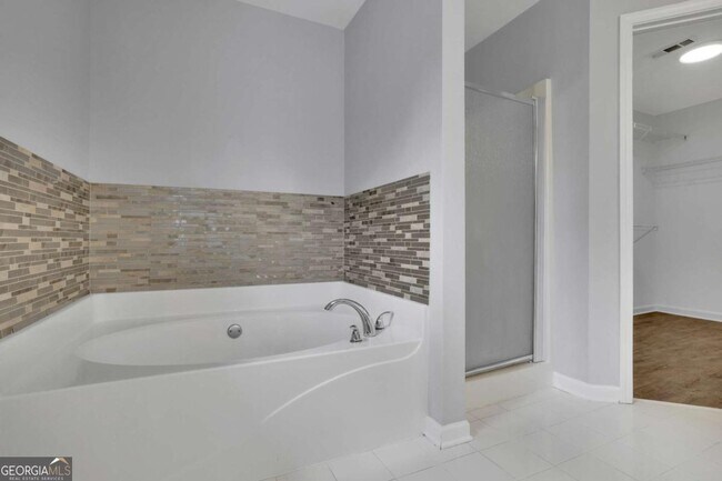 Building Photo - 13491 Spring View Dr