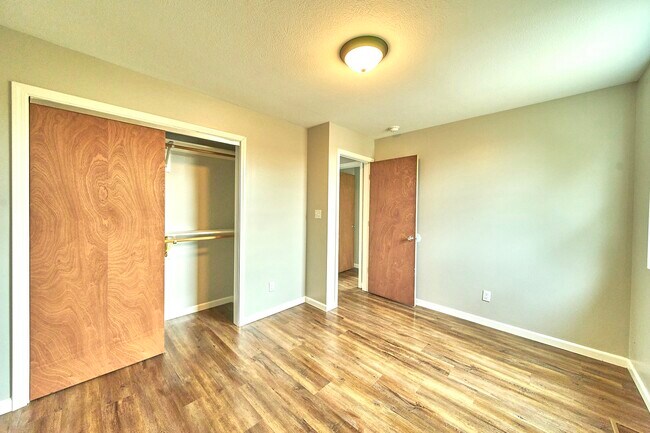 upstairs bedroom 1 - 1080 Fairlane Ct