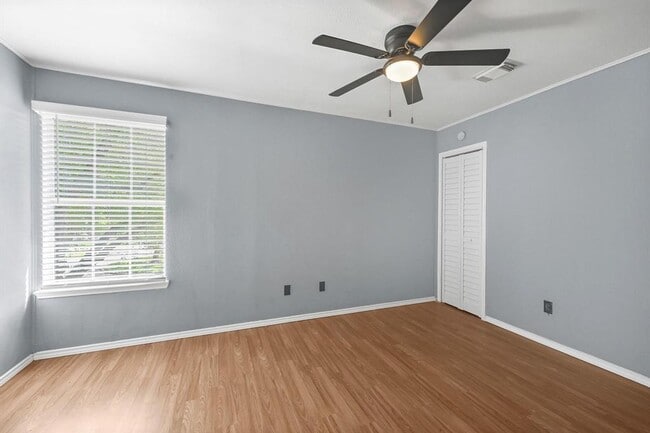 Building Photo - 8006 Summer Trail Dr