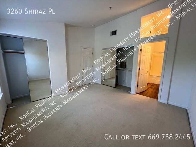 Building Photo - 3260 Shiraz Pl