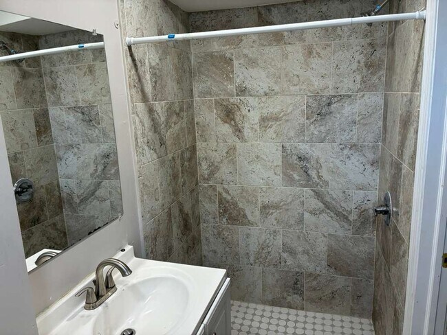 Building Photo - 4431