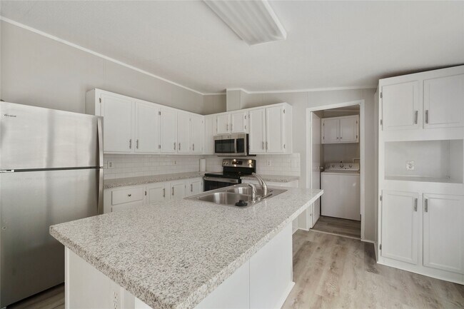 Building Photo - 16333 Lone Corral Ct