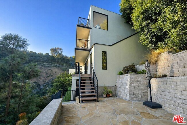 Building Photo - 9300 Warbler Way