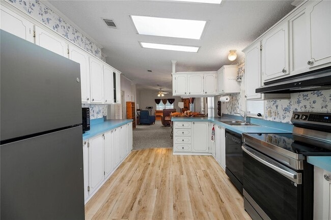 Building Photo - 5229 Hartford Ln