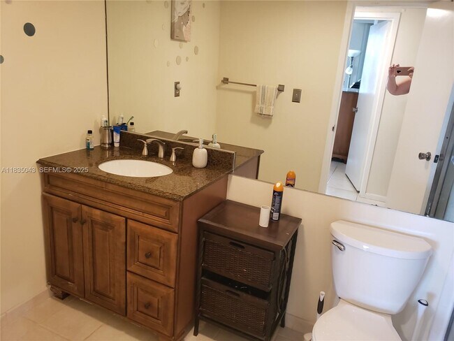 Building Photo - 100 Golden Isles Dr