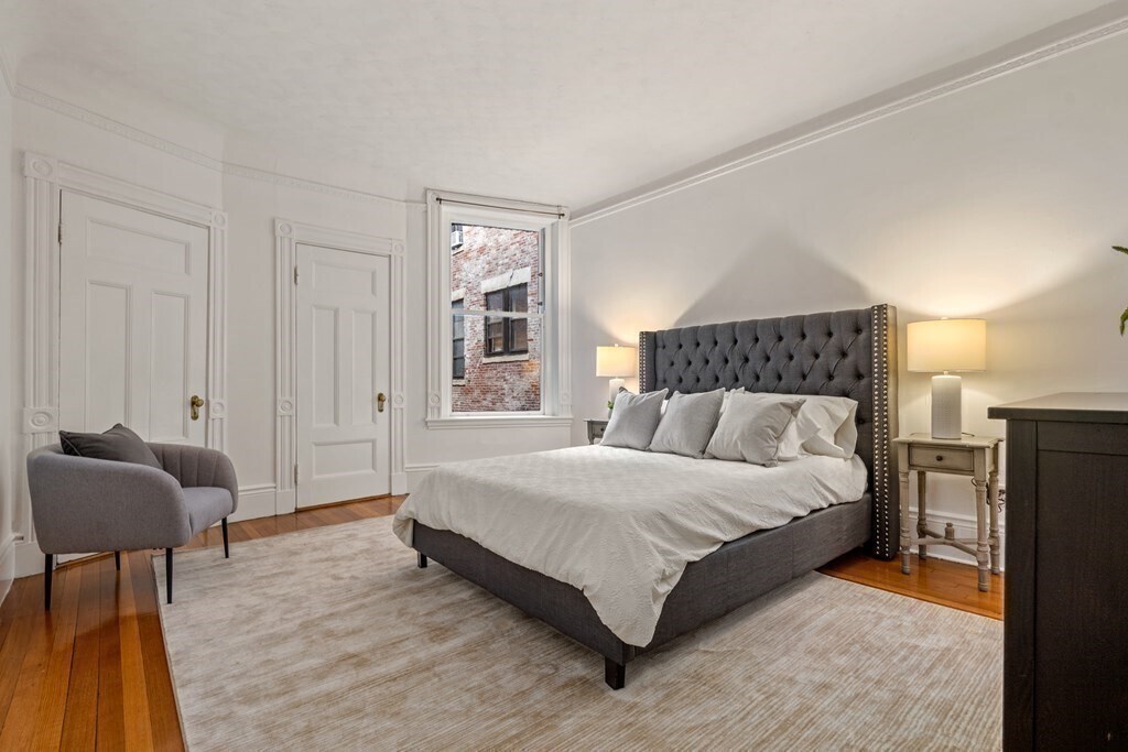 Building Photo - 481 Beacon St