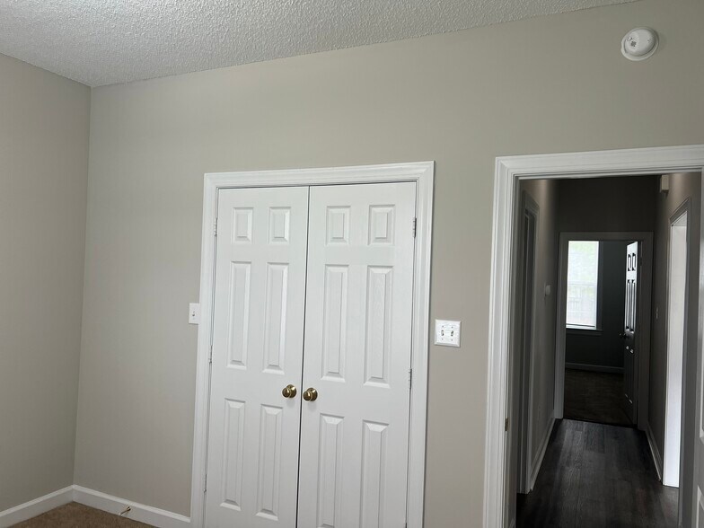 Building Photo - 3320 Whitlock Dr N