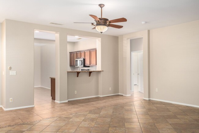 Building Photo - Check out this 3 bed/2 bath LARGE CORNER LOT!