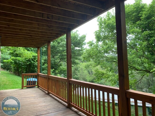 Building Photo - 647 Junaluska Rd