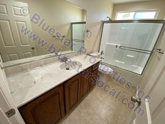 Building Photo - Just Listed in Victorville